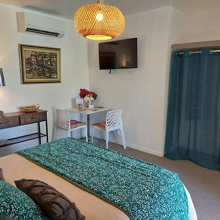 Les Jardins D'Eleusis Bed & Breakfast Murs  Eksteriør bilde
