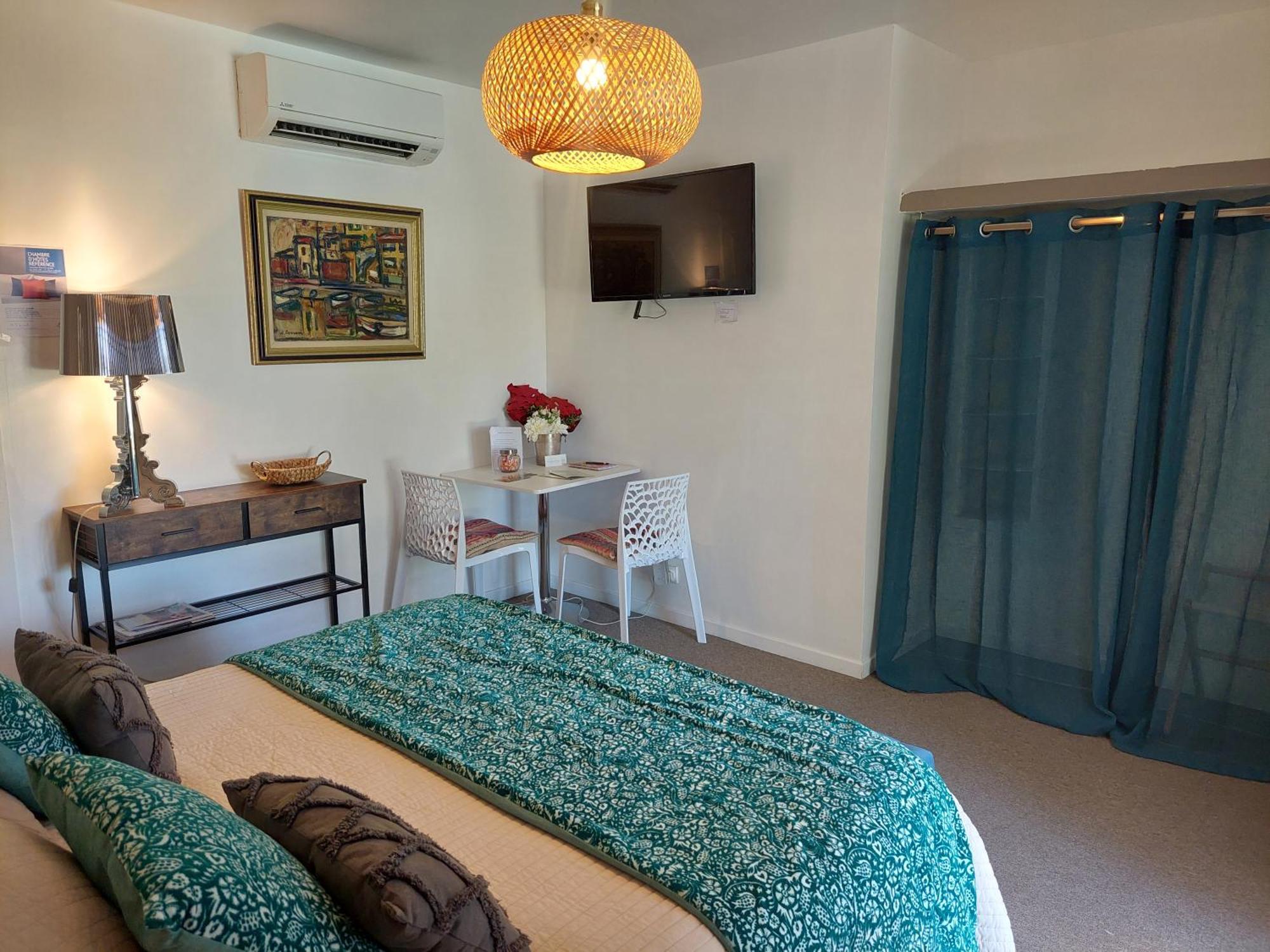 Les Jardins D'Eleusis Bed & Breakfast Murs  Eksteriør bilde